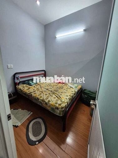 Nhà cho thuê 3pn 2wc 2 máy lạnh. Hẻm xe hơi thông