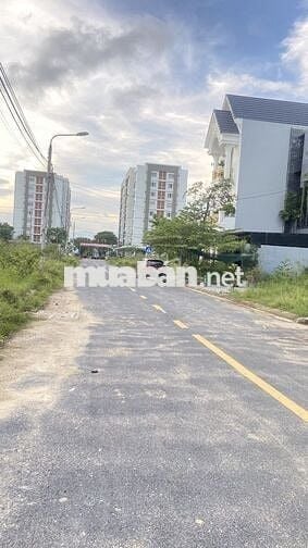 Đất Hoà Phú 10 - Liên Chiểu dt 100m đường 5m lề3m giá : 4y860