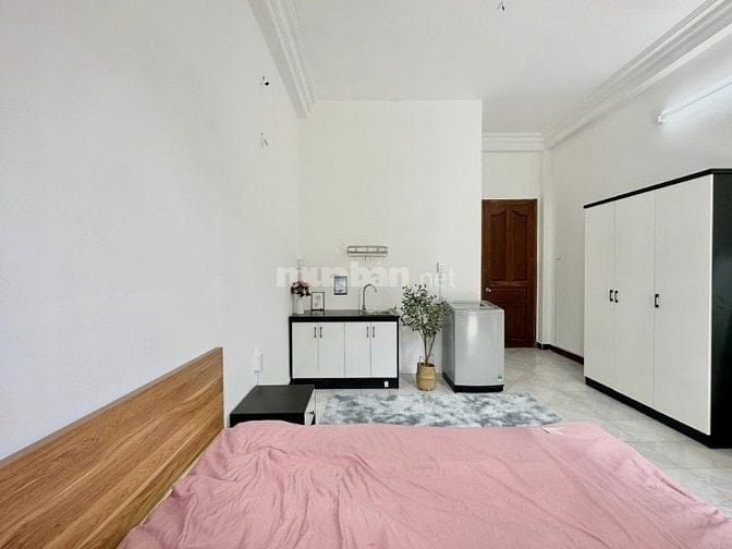Cho thuê căn hộ studio ban công - gần chợ bà chiểu và trường đại học