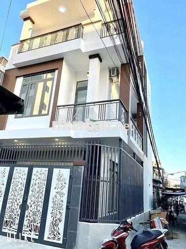 CHO THUÊ NHÀ MỚI XÂY 4 PHÒNG NGỦ HAI MẶT TIỀN PHÍA BẮC NHA TRANG