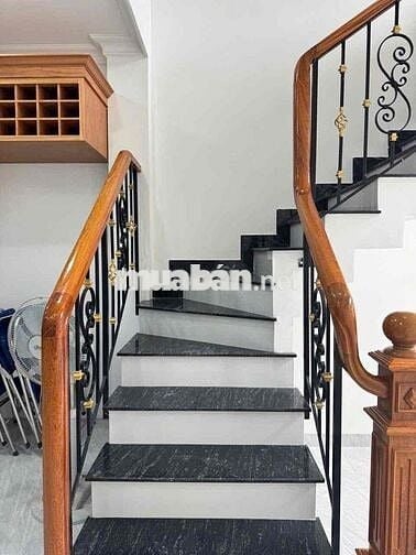 Bán nhà hẻm xe hơi đường Hiệp Bình. Sổ hồng hoàn công, giá 7,5 tỷ (TL)