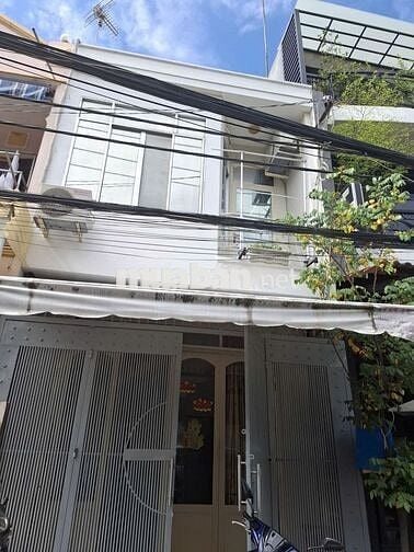 Nhà 01 lầu HXH 2 PN 2WC hẻm 1/ Nguyễn Trãi