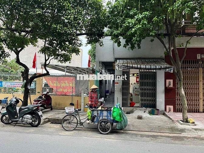 Bán nhà mặt tiền trung tâm Quận 6