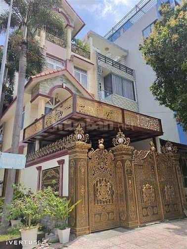 BÁN NHÀ LÔ GÓC HẺM XE TẢI NGÔ THÌ NHẬM, DĨ AN. 121M2, 4TANG, 13.7 TỶ