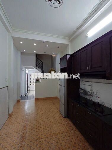 Cho thuê nhà 120/68 Thích Quảng Đức 4x15m 2 lầu st 6pn giá 21 triệu