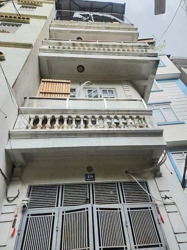 Chính chủ bán nhà ngõ 197 Hoàng Mai - lô góc - ô tô lý thuyết 