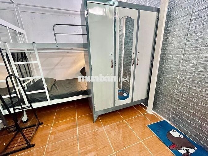 KTX DÀNH CHO NAM, GIÁ CHỈ 1TR5/THÁNG – GẦN CẦU VƯỢT HÀNG XANH