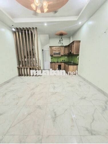 Nhà hoàng mai 34m2 5 tầng ngõ thoáng giá 5,5 tỷ có bớt