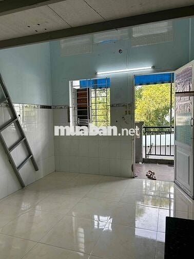 PHÒNG TRỌ GẦN CHỢ ĐẦU MỐI HẺM 2 XE TẢI NÉ NHAU
