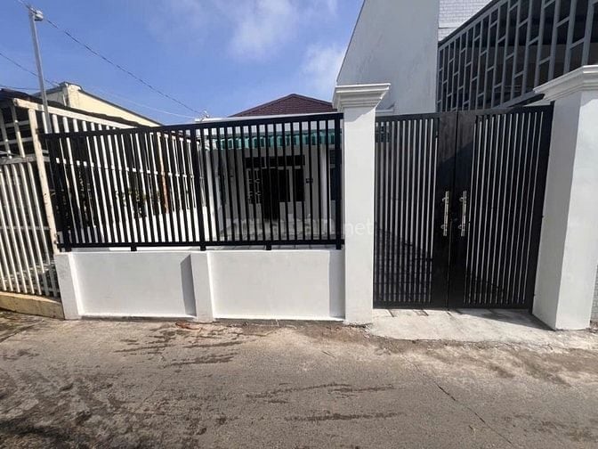 Nhà Cấp 4 mới, Gần Chợ Bà Chồi, DT 6x23m