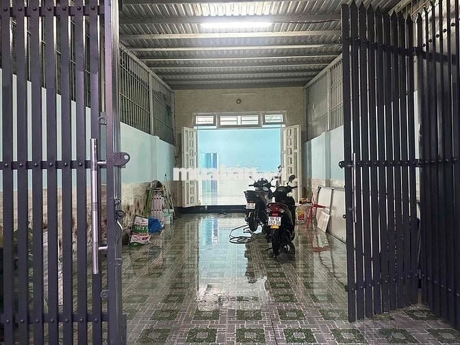 CHO THUÊ NHÀ MẶT TIỀN HUỲNH THỊ MÀI - SÂN ĐẬU XE HƠI