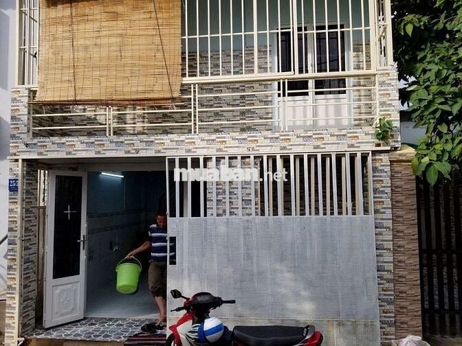 Nhà 1 Trệt 1 lầu DTSD: 44 m2 , 2 Phòng ngủ. Đường 9. Linh xuân. SHR
