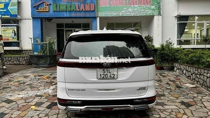 Kia Carnival 2021 2.2D Signature - 9 km