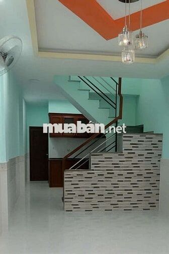 Cho thuê nhà hẻm ngay chợ Việt Hưng 3pn