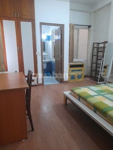 Phòng quận 10 đủ tiện nghi . DT 24m2. thoáng mát.