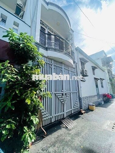 Bán Nhà HXH thông. phường 6. dt 3.7x11. trệt lầu. 2pn.