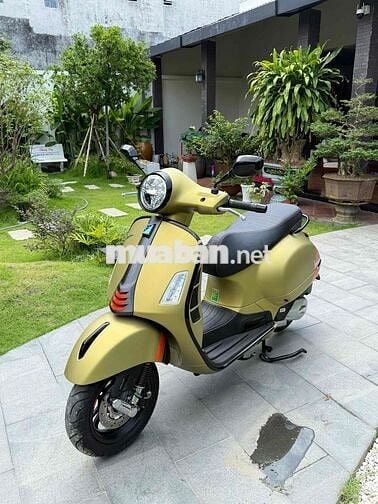 Vespa GTS Super Sport khoá Keyless mới chạy 300 km