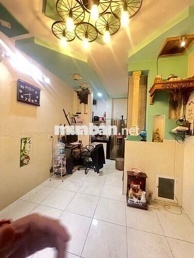 Quá rẻ ! Dtsd 54m² , chỉ 1.55 tỷ, nhà 3 tầng ngay Trường Chinh.3m x 6m