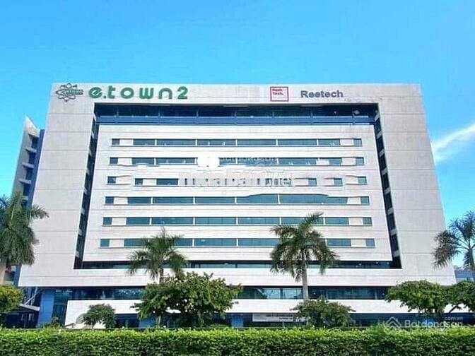 Ngay Etown Cộng Hòa ,60m2,  5.4 tỷ,Tặng gpxd 5 tầng. cách mặt tiền 10m