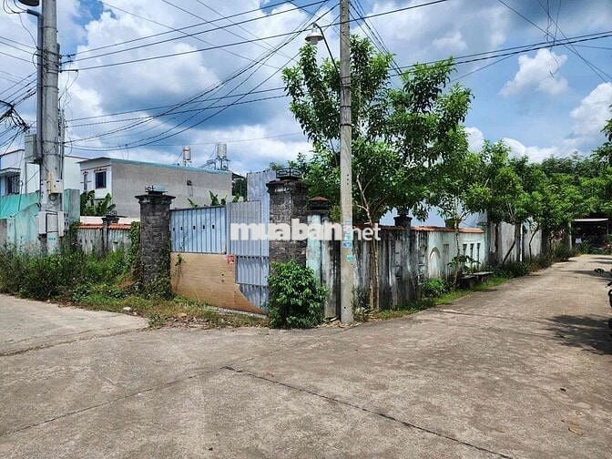 Bán đất 2 mặt tiền đường bê tông - Phú Giáo, Bình Dương