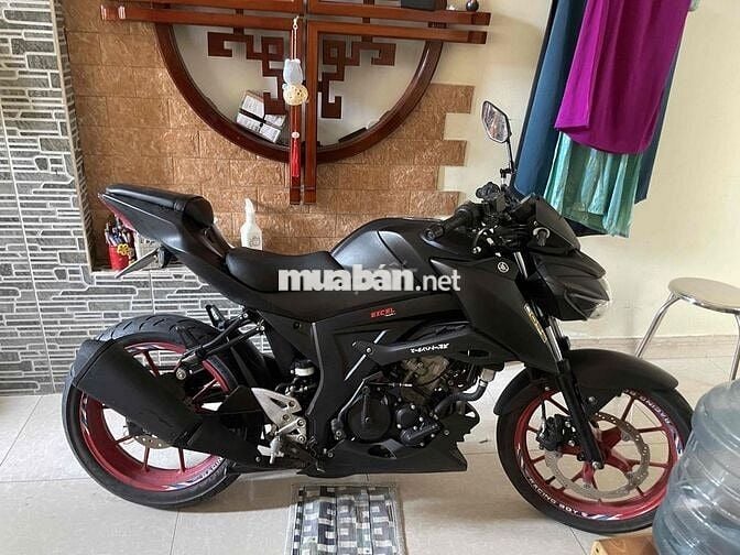 Gsx S150 gl Satria raider.