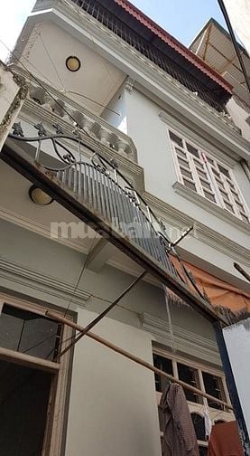 Phòng trọ nhà bê tông 12m2 tại Lạc Trung, không ở cùng chủ