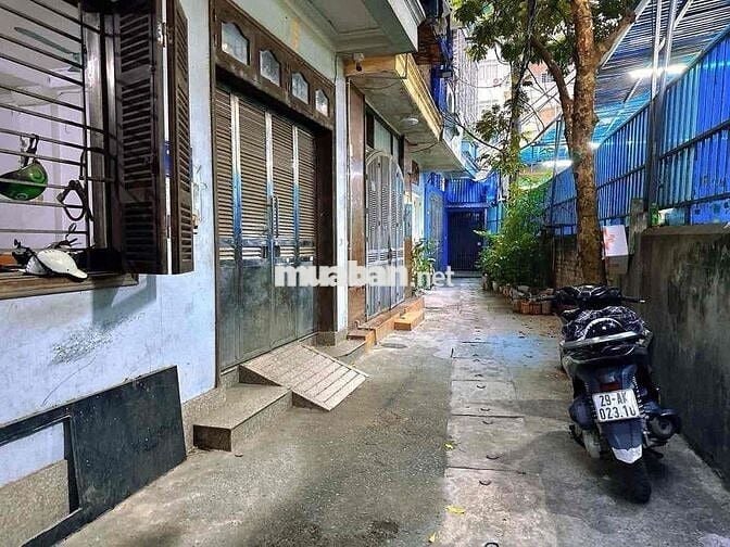 NHÀ CẦU GIẤY-DÂN XÂY CHẮC CHẮN-HAI THOÁNG-79M2-5T-15,2 TỶ