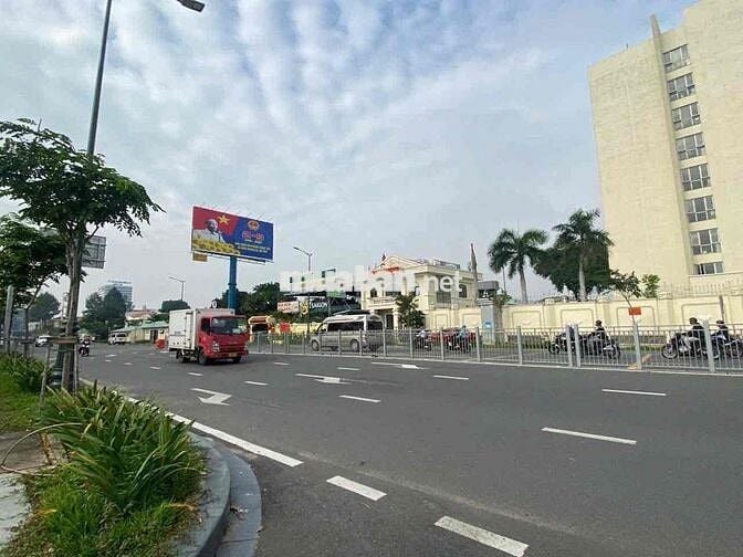 500 đến 2000m 5000m  KHO –MẶT TIỀN PHAN THÚC DUYỆN, ga T3. ga T1 TÂN B
