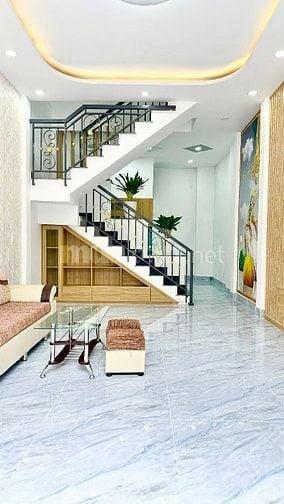 Bán nhà 2 tầng, 2 phòng ngủ Sổ hồng riêng đường Nguyễn Thị Huê