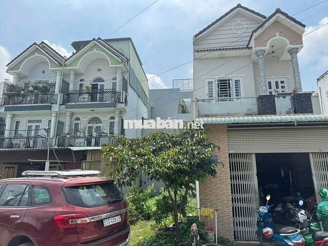 Bán lô đất DT 5,3 x13m - Mặt Tiền Đường Thạnh Xuân 33. Giá : 4,38 tỷ