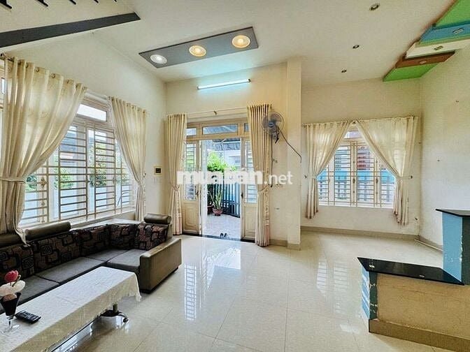 Nhà mê kiên cố hẻm nguyễn công trứ