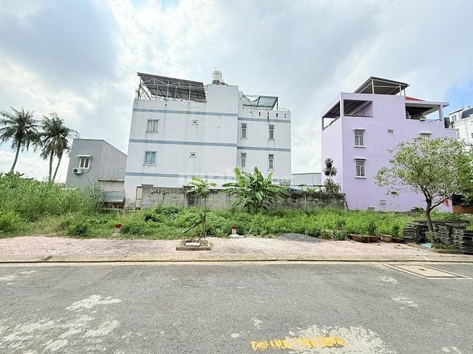 BÁN ĐẤT: chính chủ Sổ hồng riêng 4.3x11.8m ngay Hà Huy Giáp đường 11M 