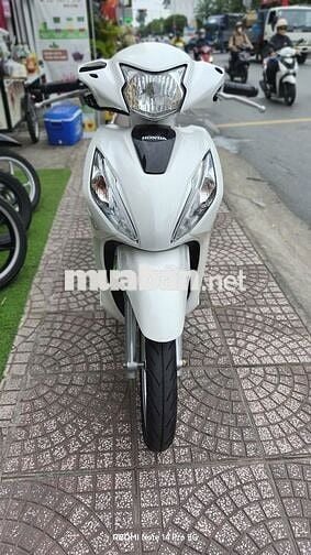 Xe máy Honda Vision màu trắng, 19974 km