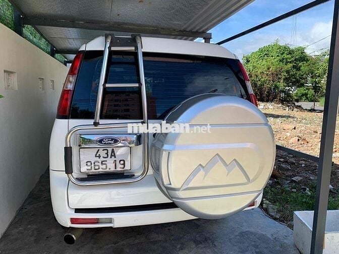 Ford Everest 2012 2.5L 4x4 MT - 400000 km