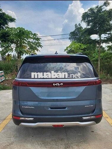 Kia Carnival 2022 2.2D Luxury 8 chỗ - 5000 km