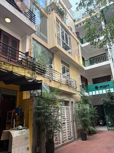 cho thuê nhà 5 tầng ngõ ô tô tại phố Giảng Võ