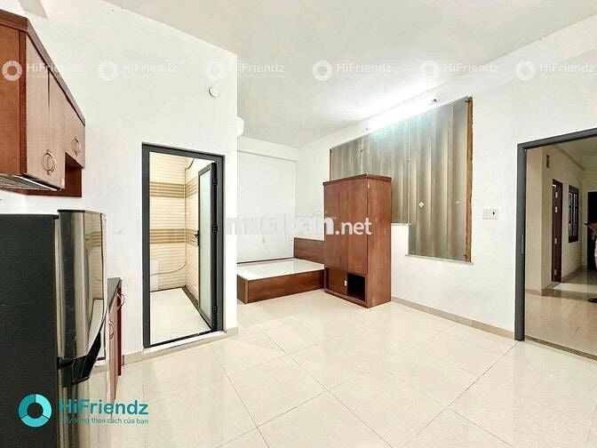 10p Qua q5,6 sát bến xe Q8  Phòng đẹp Full nội thất Free xe 2 người