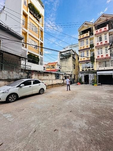 Ba mặt tiền khu Phan Xích Long 490m2 đất 15 x 35m rất hiếm bán giá rẻ