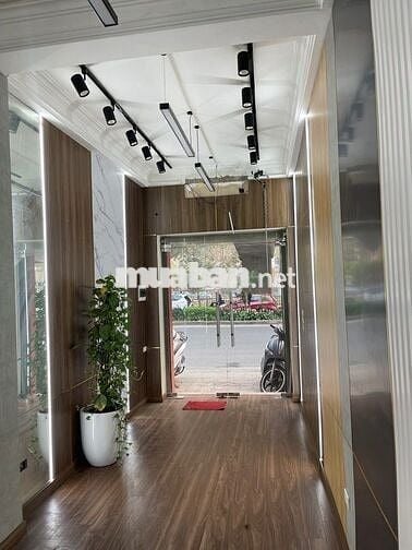 Bán nhà Đường Láng Mặt tiền sẵn sàng giao dịchp