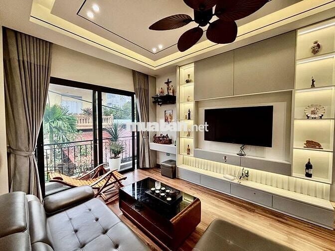 NHÀ PHỐ SÀI ĐỒNG - OTO VÀO NHÀ - KINH DOANH TỐT - NHÀ XÂY ĐẸP KIÊN CỐ