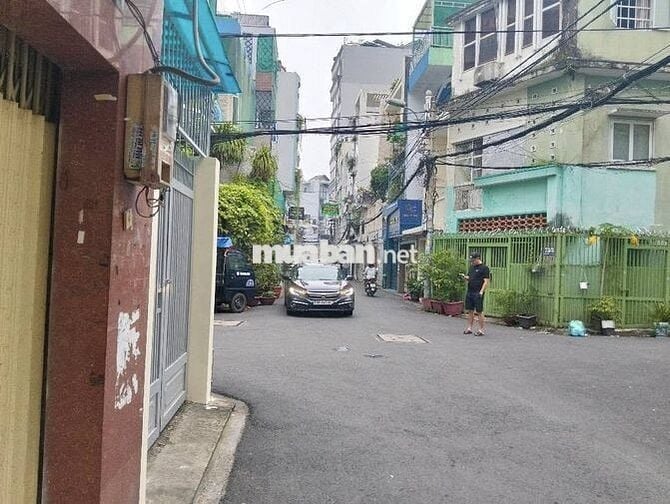 70m², đường xe hơi 8m, ngay trục Nguyễn Văn Trỗi , ngang 4,2m x 17,5m