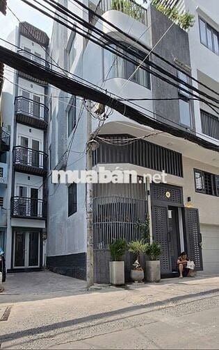 HXH 425/10/9 Huỳnh Văn Bánh xe đậu cổng 5 tầng 3PN chỉ 6 tỷ