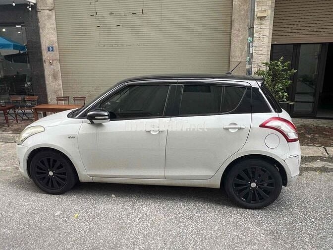 Suzuki Swift 2015 1.4 AT - 120000 km