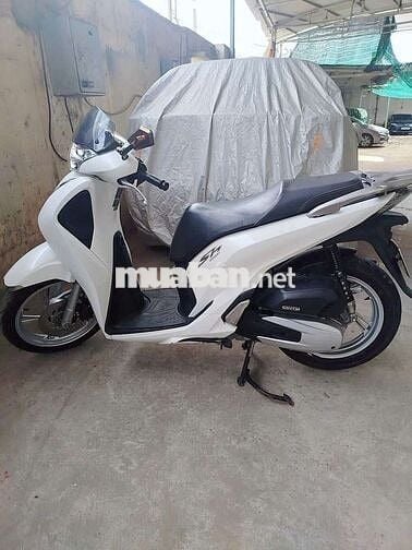 Cần bán gấp xe sh1502018 abs. mứi 90%.odo 28.000km