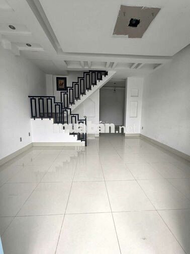 Tìn đâu đc 57m2 thổ cư ngang 5m nhà đẹp vuông vức hẻm 79 lê lợi