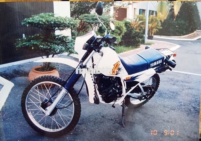XE MOTO YAMAHA - DT 175