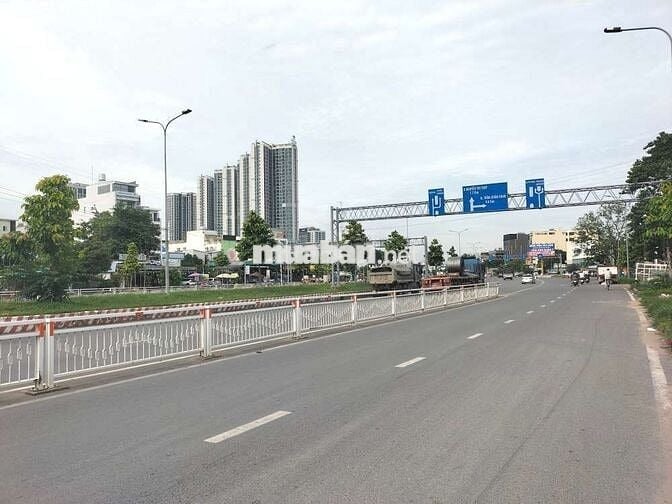 Bán Nhà 4 Tầng 4 PN Ở Hoặc Kinh Doanh Tốt Nguyễn Văn Linh Hơn 5 Tỷ TL