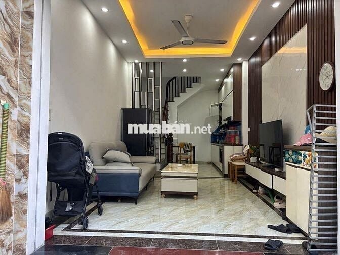 cho thuê nguyên căn nhà tổ 9 phú lương gần ĐH Đại NAm 32m-5T full đồ