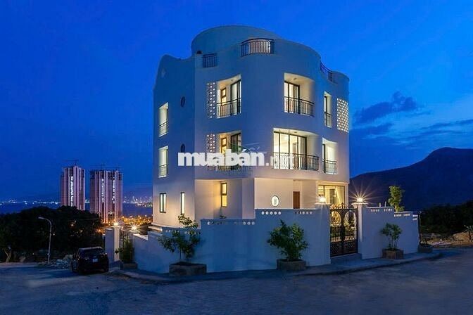 VILLA VIEW TOÀN CẢNH VỊNH NHA TRANG 5 PHÒNG NGỦ GIÁ 70 TRIỆU/THÁNG