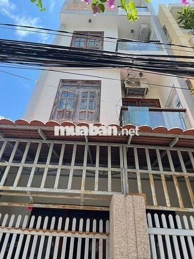 cho thuê nhà nguyên căn ở ngay trung tâm thành phố Nha Trang.